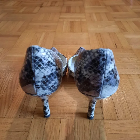 Anne Klein Snakeskin (Python) High Heel Pumps - Picture 3 of 11
